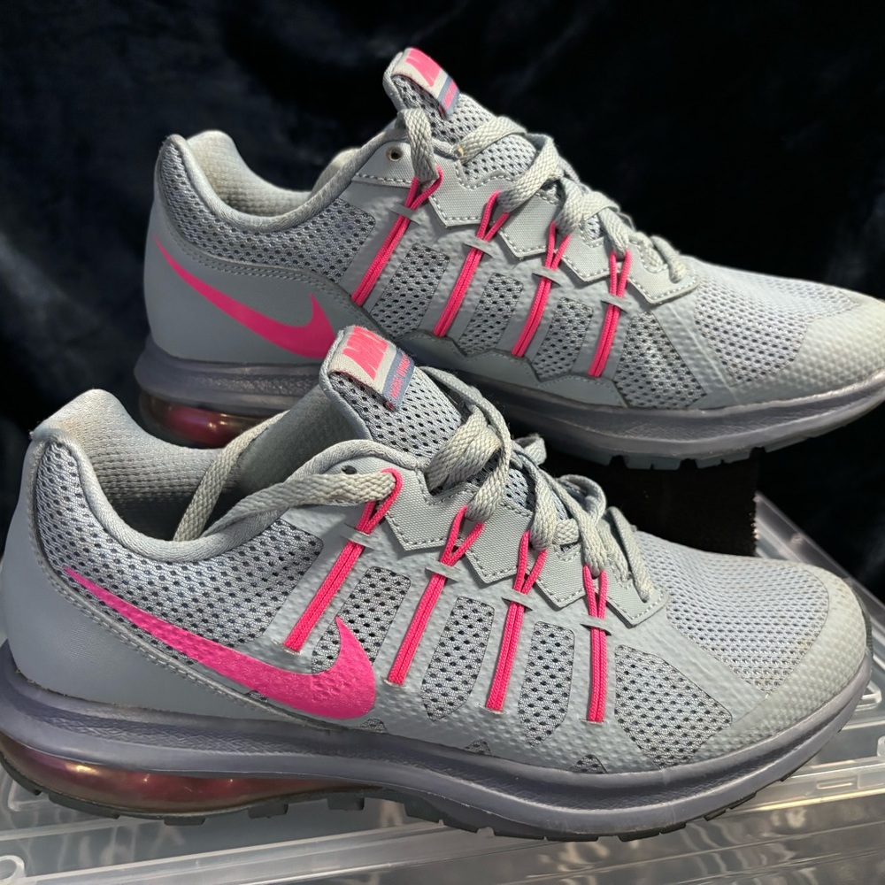 Nike Women's Athletic Shoes in Gray and Pink